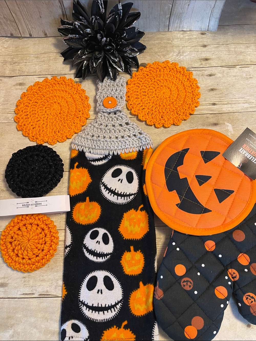 7 Piece Bundle Halloween Kitchen & More Black & Orange - Picture 3 of 15